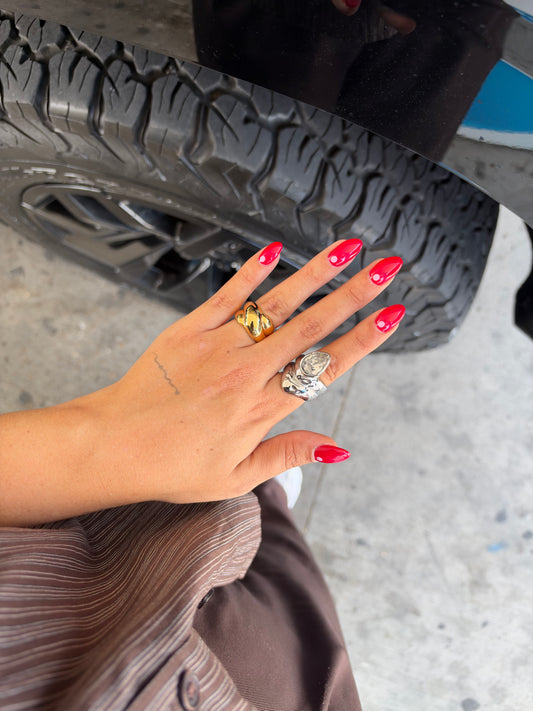 pear abstract ring