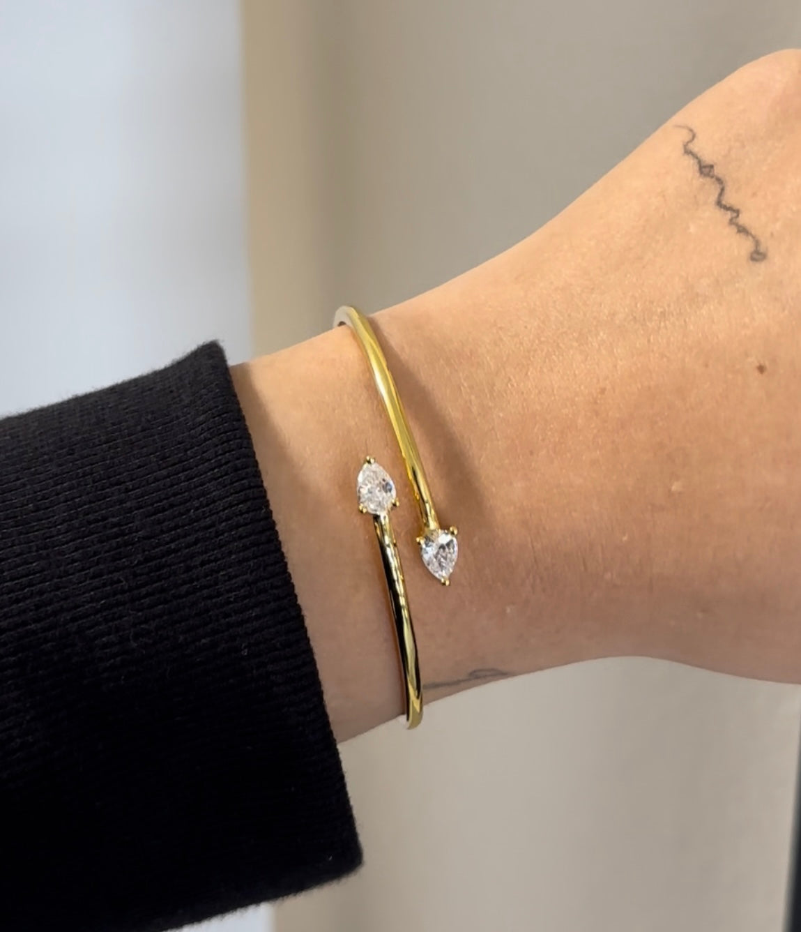Wrap around Cz Bangle