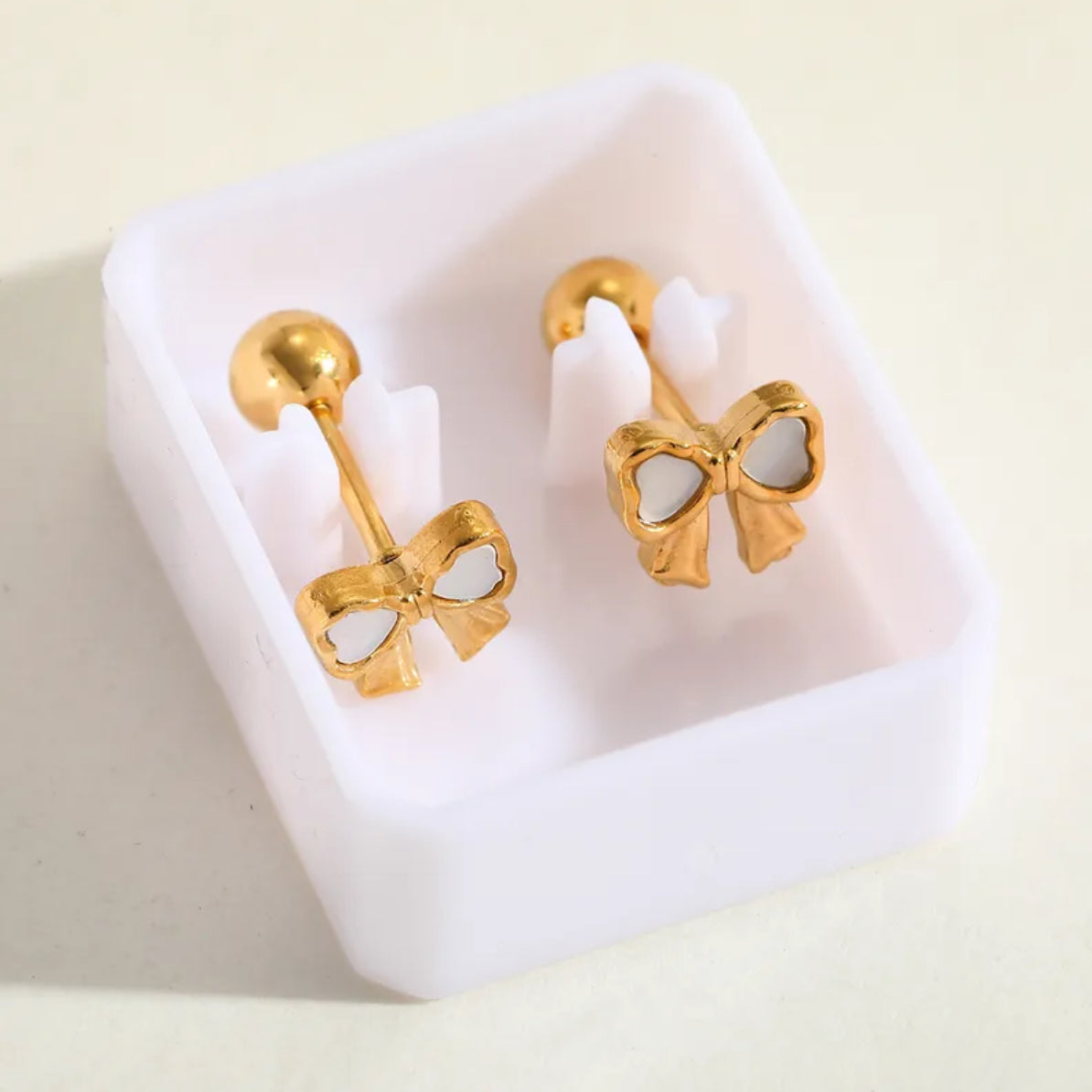 Mini Bow Studs 👧🏻